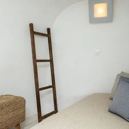 Nano Armonia Oia (Santorini)