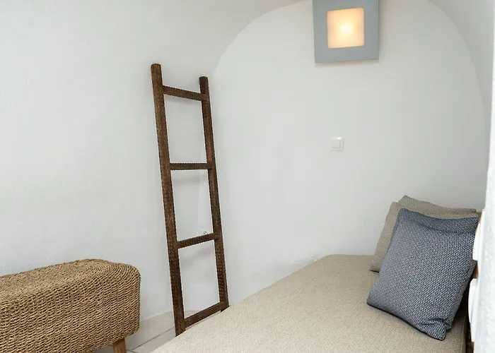 Nano Armonia Oia (Santorini)